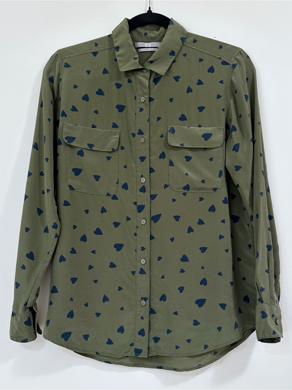 Uniqlo Silk Hearts Green Long Sleeve Button Down Shirt Size Xsmall
